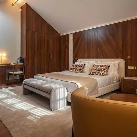 Hotel The Book 5*